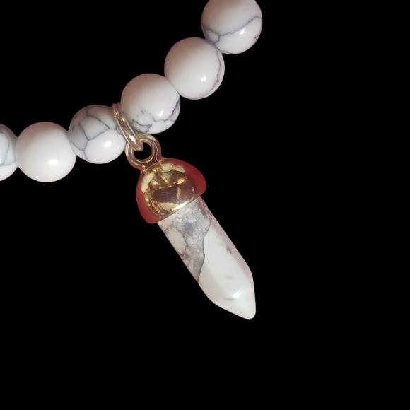 Howlite Handcrafted Beaded Bracelet with Gold Accents - Picture 2 of 8